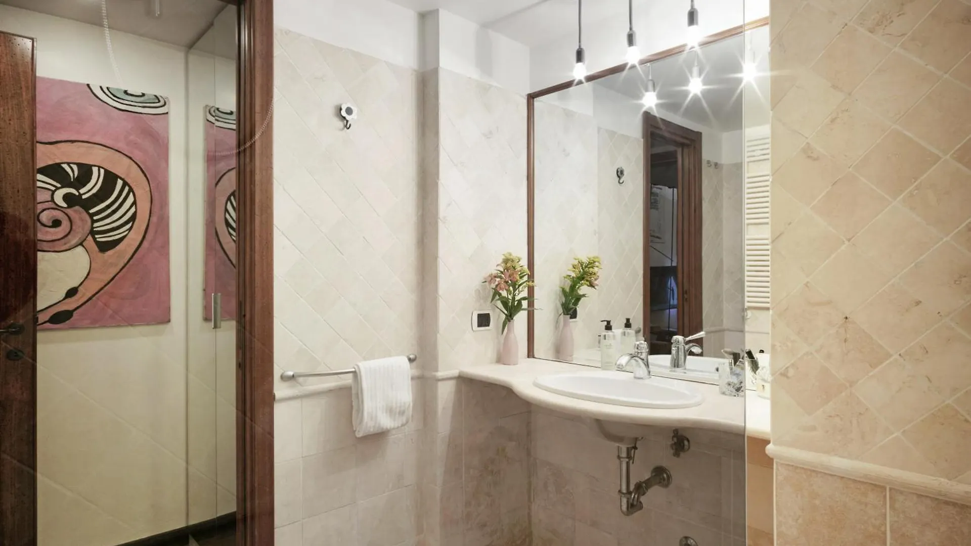 Trasteverehome - Artists Loft With Private Parking In Trastevere Rome